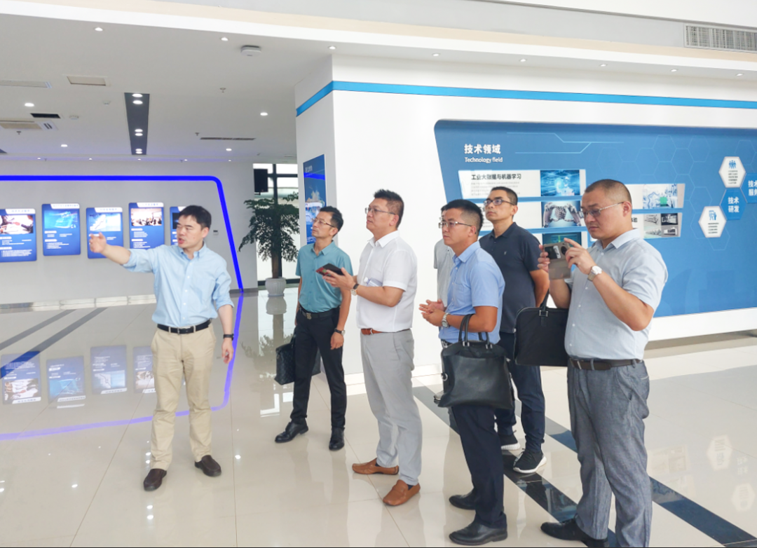 鼎業環?？偨浝砹_恪一行應邀赴武漢智能裝備工業技術研究院有限公司參觀交流